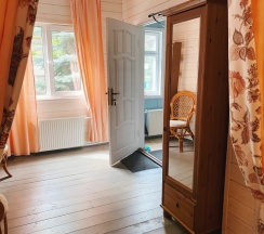 Розовый рассвет в River Villa