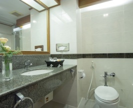 Номер Superior с балконом и с видом на море в Asia Cha Am Hotel
