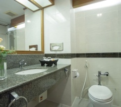Номер Executive с балконом и с видом на море в Asia Cha Am Hotel