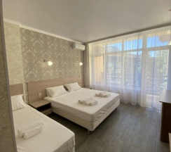 Трёхместный номер Comfort с балконом и с красивым видом из окна в Amare