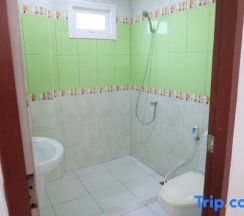 Коттедж с 4 комнатами в Kamalar Palace Longstay house