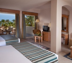Двухместный номер Deluxe рядом с пляжем 2 отдельные кровати в Coral Beach Resort