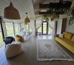 Коттедж с красивым видом из окна в Бали