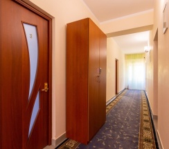 Улучшенный четырехместный номер в Grand Crystal Group
