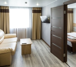 Бизнес 2-комнатный  номер в Welcome Inn