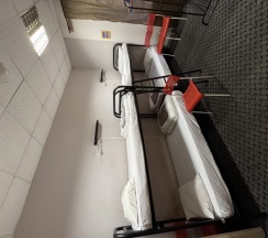 Кровать в мужском номере с 8 кроватями в Likehome