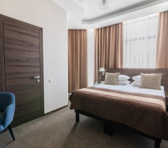 Двухместный номер Standard Plus с видом на город двуспальная кровать в Проспект