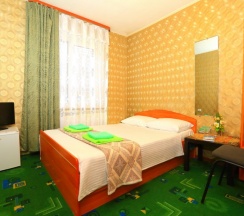 3: Двухместный Стандарт, с двуспальной кроватью [14-18квм] в Мк Аврора