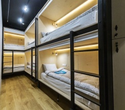 Кровать в общем номере в Icon hostel