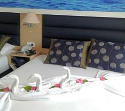 Двухместный семейный номер Standard двуспальная кровать в Club Aqua Plaza
