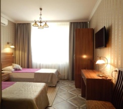 Семейный двухкомнатный в Лорис