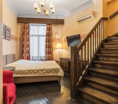 Семейный 2-х этажный полулюкс в Автор