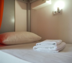 Женский шестиместный номер (нижнее) в Sunny Sochi Hostel
