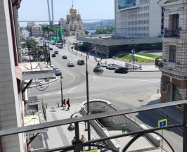 Номер стандарт улучшенный с 1 двуспальной кроватью в Holiday hotel
