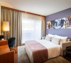 Трёхместный люкс в Leonardo Hotel Salzburg City Center