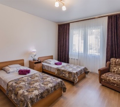 Двухместный номер комфорт с двумя раздельными кроватями+доп место и балконом в Гостевой дом