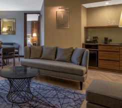 Номер Люкс с видом во внутренний двор в Sheraton Nizhny Novgorod kremlin