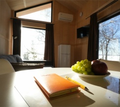 Четырёхместный Барнхаус на берегу озера в ЭкоPort на Отрадном