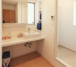 Коттедж с 4 комнатами в Cozy House A