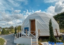 Тент с видом на сад в Oh la la Glamping