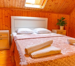 Комната стандарт с 1 двуспальной кроватью (мансарда) со стороны моря в Аэлита