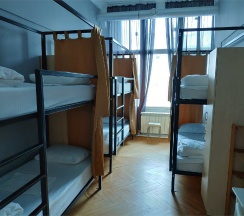 Верхнее место в женском 6ти  местном номере №406 в Bla Bla Hostel