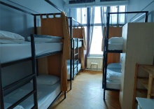 Верхнее место в женском 6ти местном номере №406 в Bla Bla Hostel
