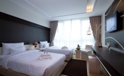 Двухместный номер Standard с балконом двуспальная кровать в A-Te Chumphon Hotel