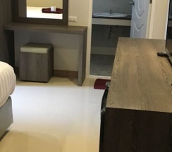 Двухместный номер Standard с балконом и с видом на море двуспальная кровать в Sunlight Hotel