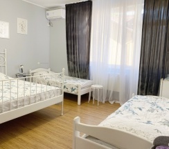 Семейный номер для 4-ых с балконом в Благодать