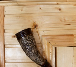 Четырёхместный коттедж в  Изумруд