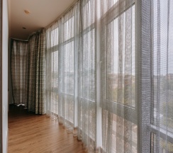 Джуниор сюит в Монарх