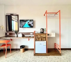 Двухместный номер Standard с балконом и с видом на бассейн двуспальная кровать в My Friend's House