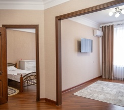 Двухкомнатный номер с двумя раздельными  кроватями в Великий Каспий