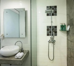 Двухместный номер Superior (двуспальная кровать) в Armoni Patong Beach Hotel