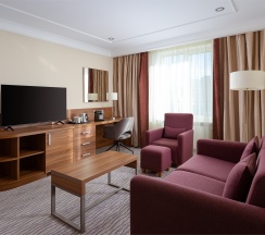 Двухкомнатный люкс с кроватью размера "king-size" в Radisson Hotel Ulyanovsk