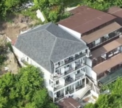 Четырёхместный номер Standard с балконом и с видом на город в Ривьера