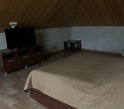 Шестиместный коттедж Comfort с 3 комнатами с красивым видом из окна в Дубки