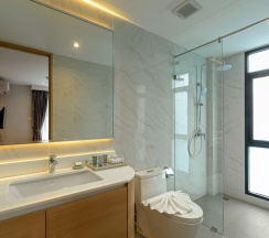 Семейный люкс Outdoor Bathtub Premium в Wyndham Garden Naithon Phuket