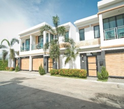 Вилла с 3 комнатами с балконом в Tropicana Pool Villa
