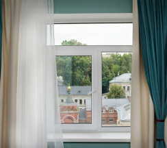 Улучшенный стандартный номер с большой кроватью в Хитровка