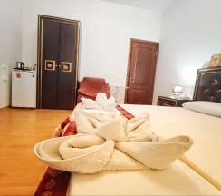 №4 2 односпальные кровати(сдвижные) с видом на внутренний дворик в Elit house