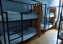 Верхнее место в мужском 6ти местном номере №405 в Bla Bla Hostel