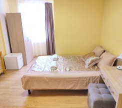 Семейный номер с балконом для 4х гостей (возможно доп. место) в Ника