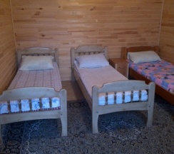 Трёхместный номер Economy с красивым видом из окна в Прибрежный