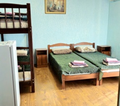 Четырёхместный семейный номер Standard с балконом и с видом на город в Жемчуг village