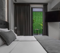 Двухместный номер Standard двуспальная кровать в No15 Ermou Hotel