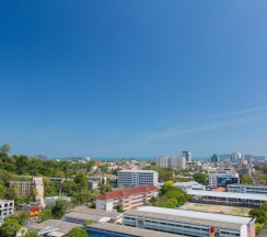 Полулюкс с балконом в W Phuket Residences