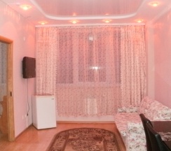 Люкс с балконом и с красивым видом из окна в Исток