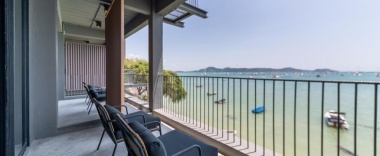 Номер Standard с видом на воду в Arch39 Phuket Beach Front